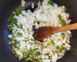 Foto del paso 4 de la receta: Guiso de arroz con lenteja carne de cerdo y chorizos 😋