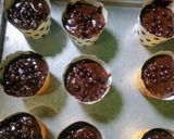 Foto langkah ke 4 dari resep Muffin pisang coklat simpel.