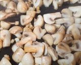 Foto del paso 4 de la receta Filetes de Pechuga de Pavo al ajillo en Salsa cremosa