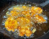A picture of step 2 of Schezwan Gobhi Manchurian.