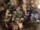 Empanada de mariscos con un toque de cilantro