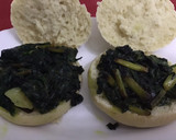 Foto del paso 2 de la receta: Bocaditos de espinacas con ajos tiernos y huevo