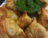 A picture of step 9 of Aloo ka samosa.