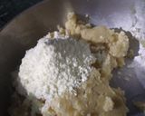 A picture of step 3 of SemolinaSweets.