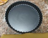 A picture of step 6 of Apple pie.