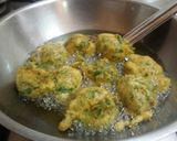 A picture of step 4 of Methi Gottas.