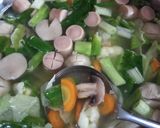 Foto langkah ke 6 dari resep Sop BakSosJamur.