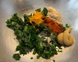 A picture of step 4 of Bathua paratha.