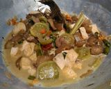 Foto langkah ke 5 dari resep Oseng Kenyel / Kikil Tahu Cabe Ijo.