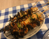 Foto del paso 3 de la receta: Brochetas de pollo aliñadas con verdura 🌶