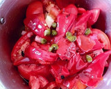 Foto del paso 1 de la receta: Gazpacho de pimientos del piquillos y con toque de alcaparras