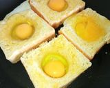 A picture of step 4 of Egg in bread hole.
