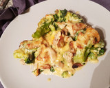 Foto del paso 7 de la receta: Brócoli gratinado con lomo de cerdo y champiñones con bechamel de tomate