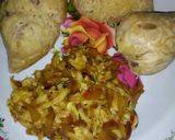 A picture of step 6 of Moimoi noodle with cabbage sause.