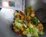 Foto langkah ke 3 dari resep Tumis Tahu Sawi Putih.