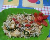Foto langkah ke 3 dari resep Tumis toge +tahu cabe iris.
