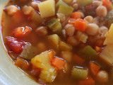 Sopa de garbanzos con verduras