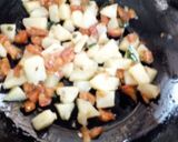 A picture of step 2 of Sabudana khichdi.
