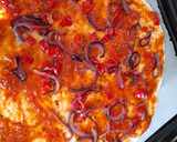 Magyaros házi pizza, ahogy a férjem szereti recept fázis 5 fotója