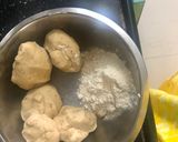 A picture of step 3 of Pizza Paratha.