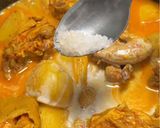 Gambar langkah 3 resipi Ayam Masak Lemak Cili Api.