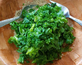 Foto del paso 4 de la receta: Ensalada de quinoa, kale y camarones con aderezo de tahini