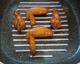 Foto langkah ke 6 dari resep Sayap Ayam Panggang Madu.
