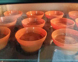 Foto del paso 2 de la receta: Macetitas cupcakes de chocolate con nata de colores