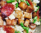 รูปขั้นตอนการทำที่ 2 ของ ข้าวอบกุนเชียงและหมูเต๋าโดยหมี