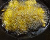 A picture of step 4 of Green Moong dal pakodi.