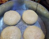 A picture of step 4 of Mince Stuffed Buns.