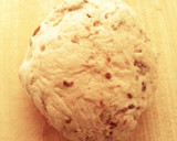 Foto del paso 3 de la receta: Panecillos de cebolla y semillas {en panificadora}