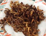 Foto do passo 2 de Mojardara (arroz com lentilha e cebola frita)