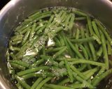 Une image de l'étape 1 de Salade tomates et haricots verts.