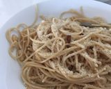 Foto del paso 5 de la receta Espaguetis integrales con guindilla y parmesano
