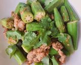 Hình bước làm 5 của món Đậu Bắp Xào Thịt Bằm