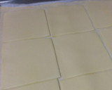 Foto del paso 1 de la receta: Empanada de mortadela de bologna y queso con masa de hojaldre