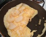 Foto del paso 3 de la receta: Omelet con patatas y queso. ॐ