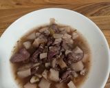 Foto del paso 10 de la receta Estofado de pollo tinto a las finas hierbas con patatas