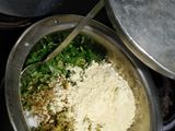 दुधी-कोथिंबीर वडी (dudhi kothimbir vadi recipe in marathi)