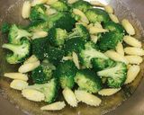 白醬德腸海鮮義大利麵的食譜步驟2照片