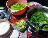 A picture of step 2 of Methi Matar Malai.