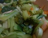 Foto langkah ke 5 dari resep Tumis brokoli saos korea pedas.