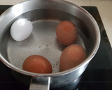 Foto del paso 1 de la receta: Huevos rellenos