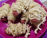 Foto langkah ke 3 dari resep Sosis gulung mie.