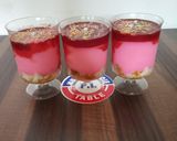 A picture of step 1 of Strawberry custard pudding.