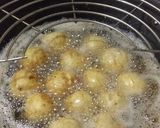 Foto langkah ke 5 dari resep Cekodok isi coklat.