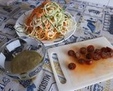 Foto del paso 2 de la receta: Falsos espaguetis de verduras con pesto de aguacate y nueces 🥑