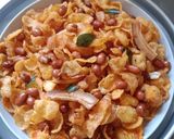 A picture of step 4 of Cornflakes Chivda.