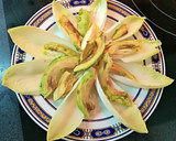 Foto del paso 3 de la receta: Ensalada de endivias, con salmón ahumado, aguacate y tomate